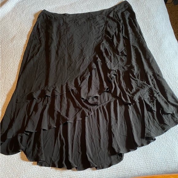torrid Dresses & Skirts - Torrid Black Ruffle Hilo Maxi Skirt NWT